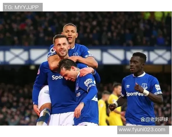 格拉纳达主场大胜巴伦西亚，暂时跻身西甲前四！