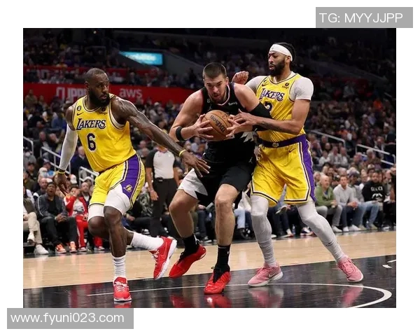 洛城双雄再会！湖人对阵快船精彩对决引爆球迷热情