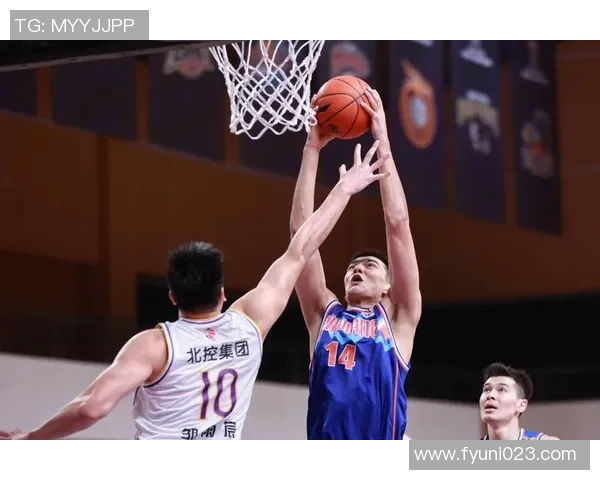 新疆队26号球员鲁吐布拉逆风破浪，引领球队开启胜利之路